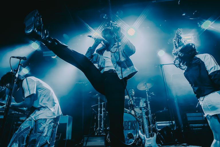 Selve performing live at The Gov in Adelaide 